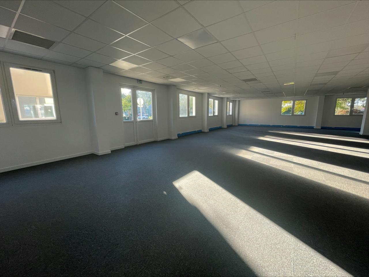 Bureau Bron 1067m² Vente bureau Bron Rhône OVBUR2110480 8